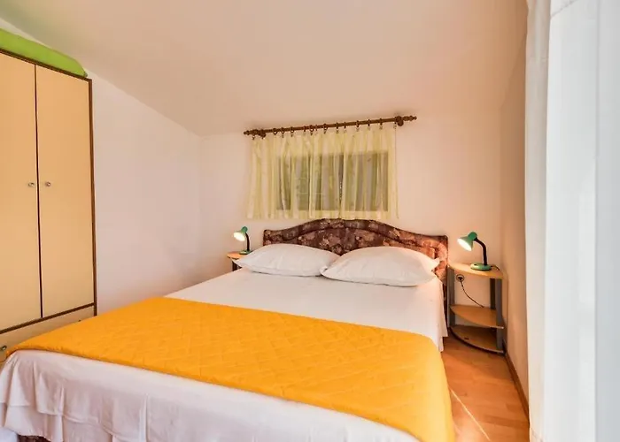 公寓 By The Sea Grebastica, - 23940 希贝尼克